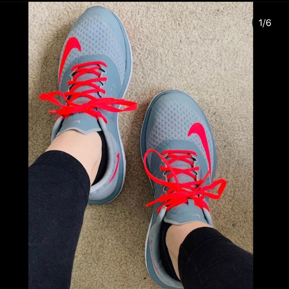Nike grey/pink fitsole running sneakers